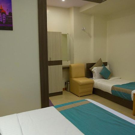Aishwarya Le Royal Hotel Mysore Exterior foto