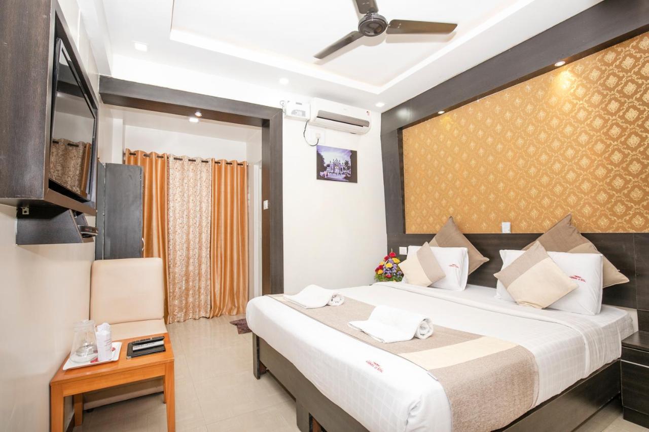 Aishwarya Le Royal Hotel Mysore Exterior foto