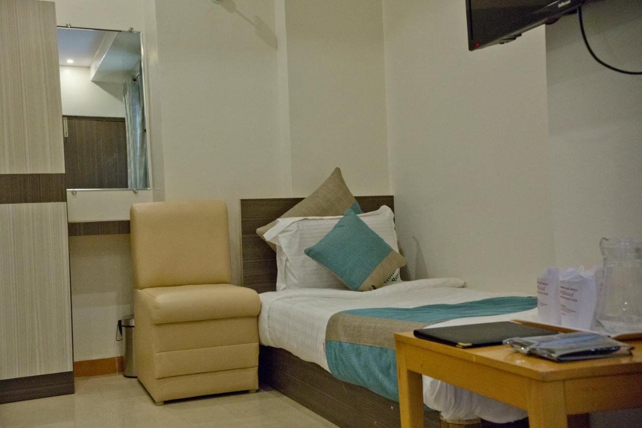 Aishwarya Le Royal Hotel Mysore Exterior foto