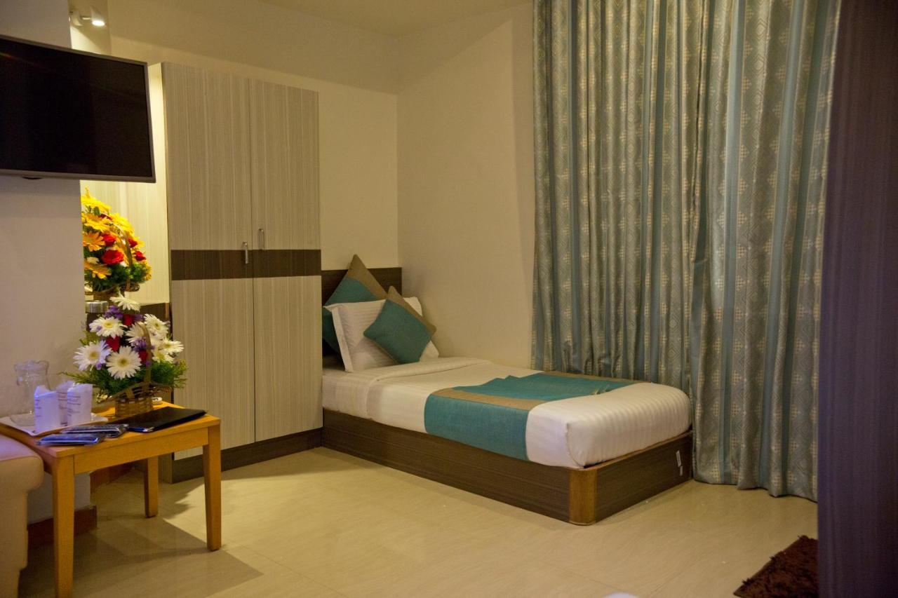 Aishwarya Le Royal Hotel Mysore Exterior foto